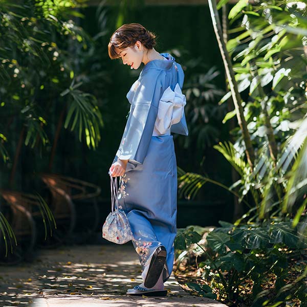 Kimono japonais Sakura bleu-2.jpg